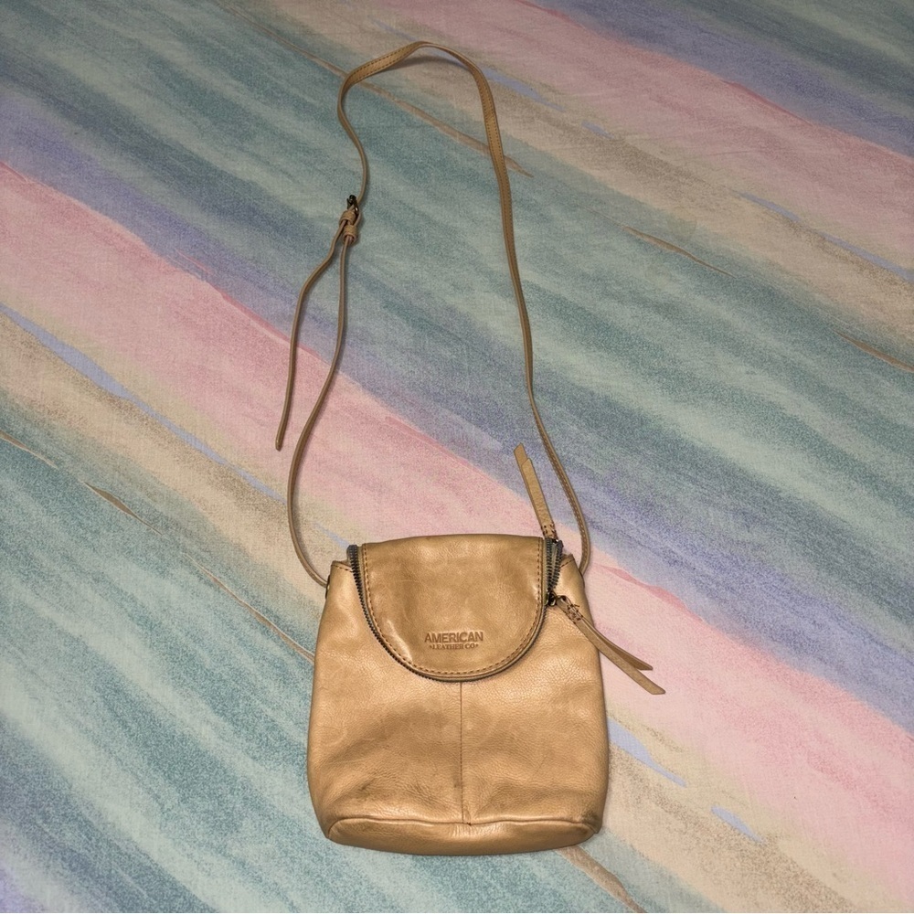 AMERICAN LEATHER CO. Hampton Zip Around Crossbody